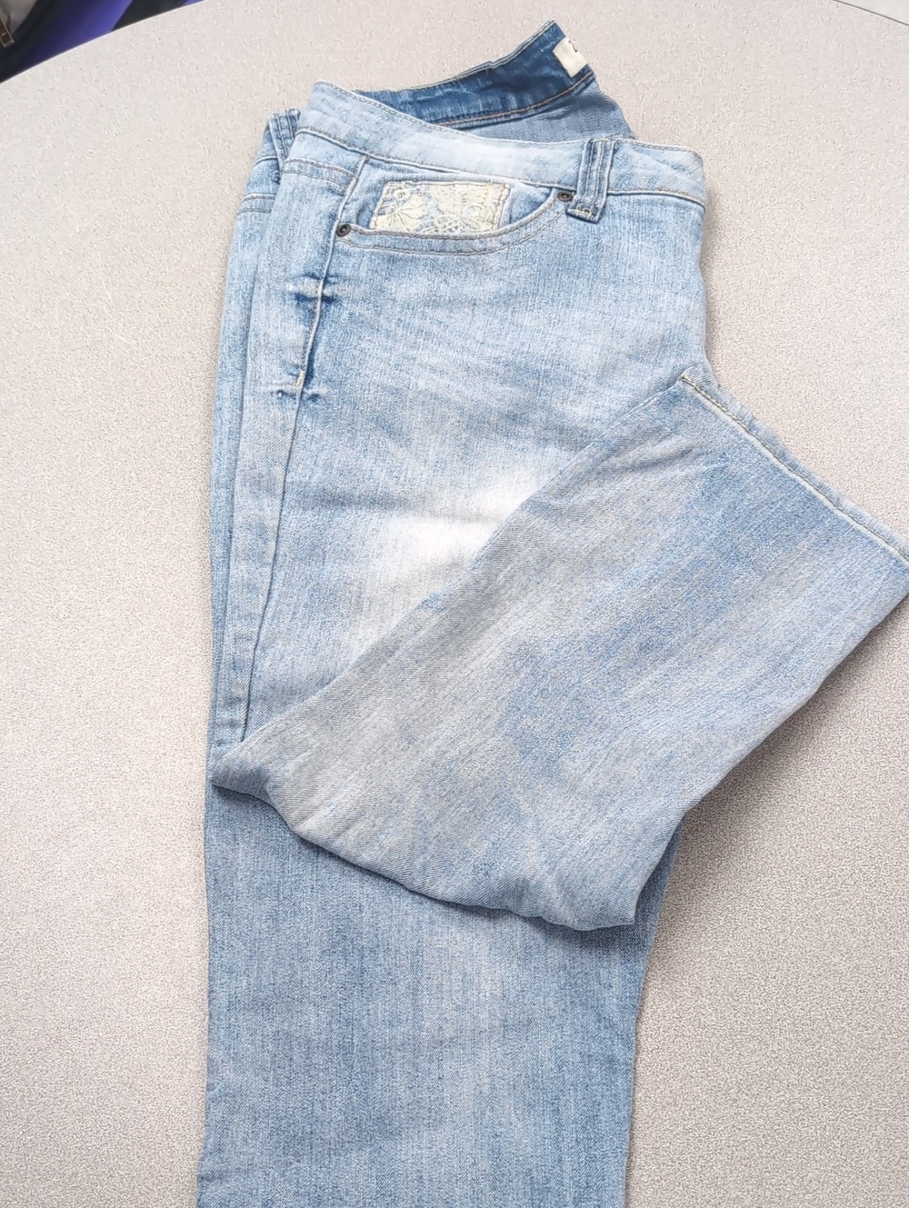Women Relaxed Jeans in Light Blue - Comfortable Everyday Fit